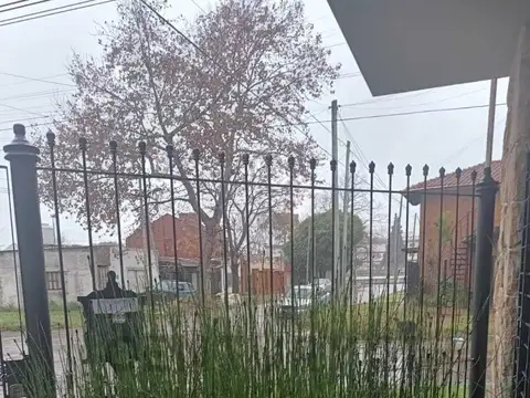 ALQUILER CASA + COCHERA EZPELETA