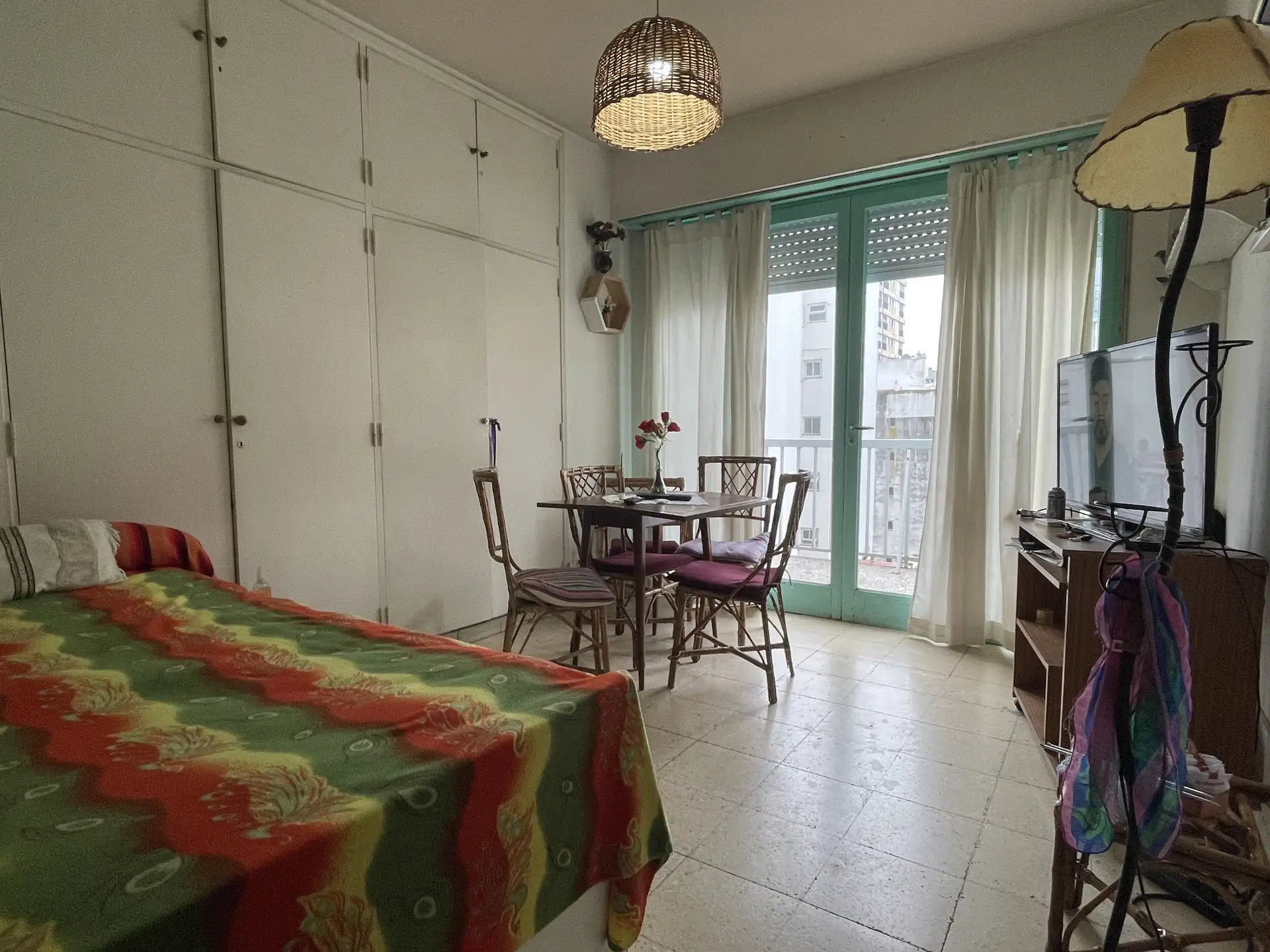 Depto 1 amb, 28m² en Paseo Aldrey, con balcón