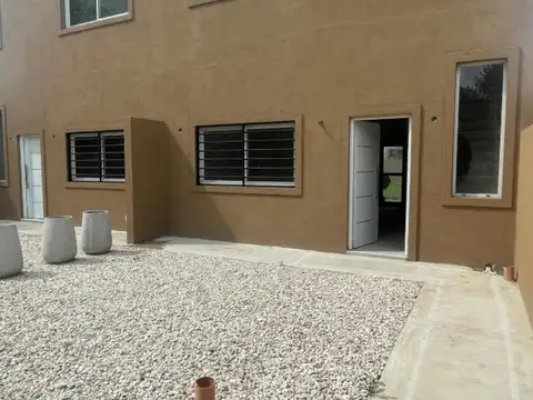 Dúplex en venta - 2 Dormitorios 2 Baños - Cochera - 238Mts2 - Pilar