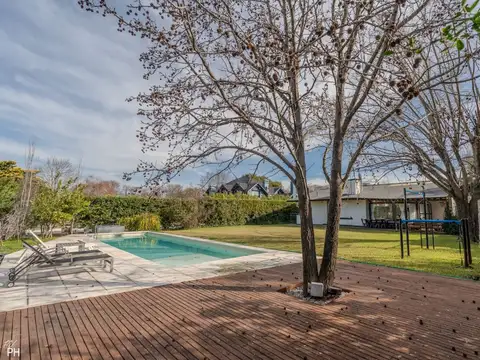 EN VENTA CASA DE DISEÑO EN KENTUCKY CLUB DE CAMPO