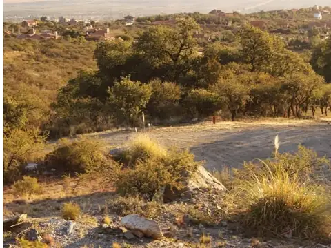 Terreno en Venta en Parque Los Nogales, USD 65.000