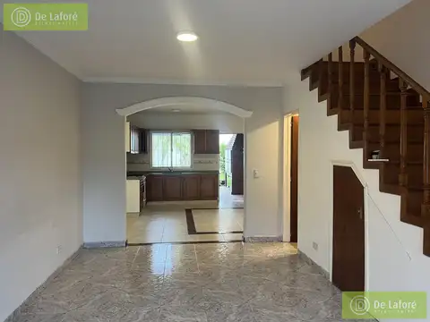 Casa 3 ambientes con 1 baño