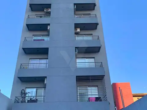 Venta Departamento 2 Ambientes en Boedo y Av. San Martín con Balcón y cochera