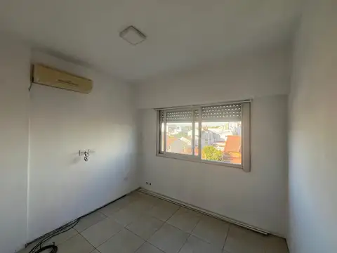 VENTA DEPTO 2 AMB BALCON Y PILETA FRENTE MORON