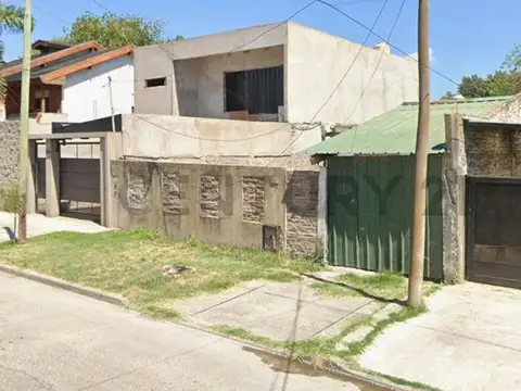 VENTA CASA 5 AMBIENTES EN ITUZAINGÓ