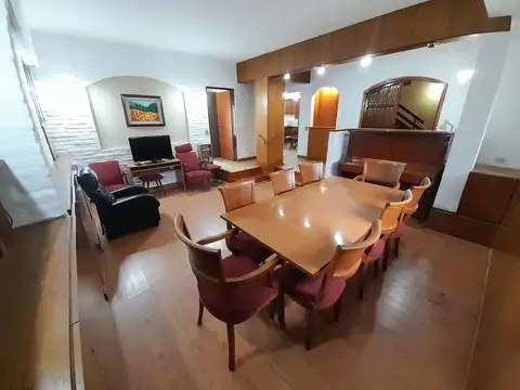 Casa 6 ambientes con 3 baños
