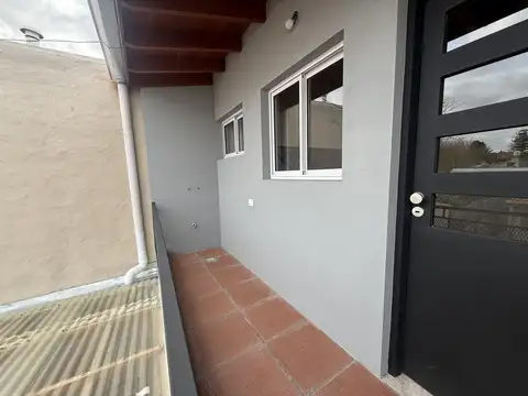 Depto Tipo Casa en Alquiler de 1 dormitorio