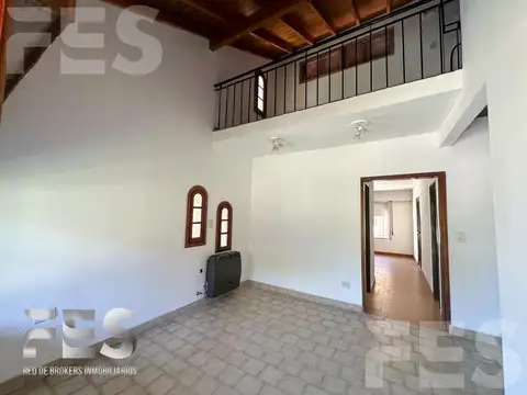Casa 6 ambientes con 1 baño
