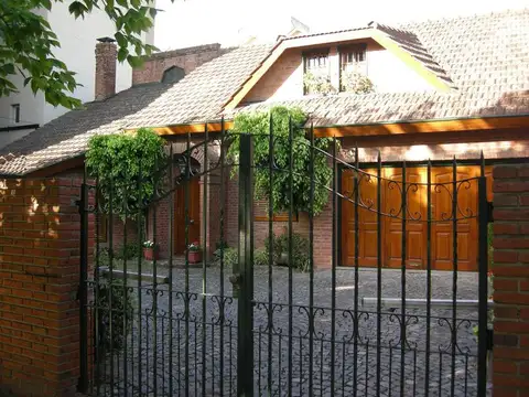 Casa - Belen De Escobar