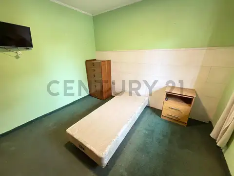 VENTA CASA CASEROS CENTRO - ZONA INMEJORABLE!