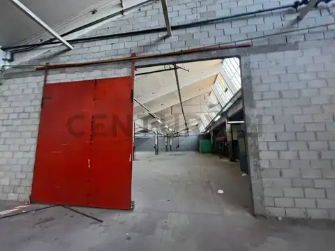 Carlos María de Alvear 1200, Piso 0