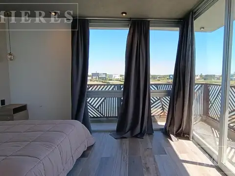 Casa en alquiler anual sobre lote a la laguna Barrio  San Sebastián, Loma Verde Escobar