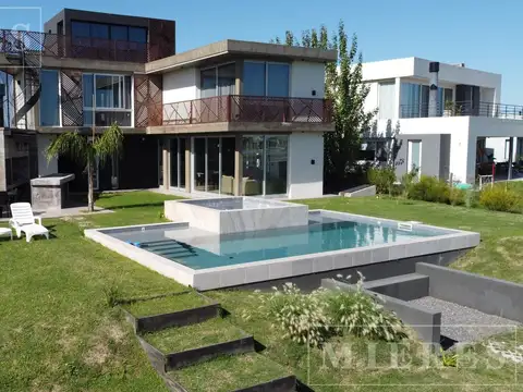 Casa en alquiler anual San Sebastián Área 10