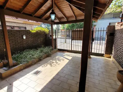 Ricardo Balbin  al 800 Morón