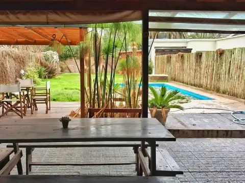 CASA EN VENTA EN GONNET