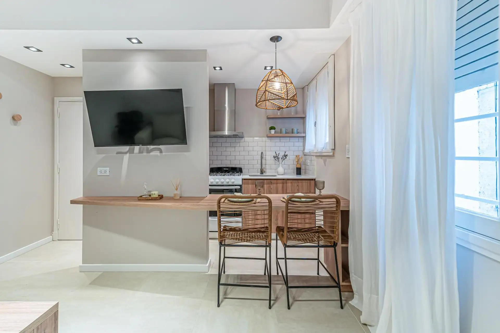 VENTA - Departamento 2 ambientes reciclado y amoblado en zona Plaza Colón