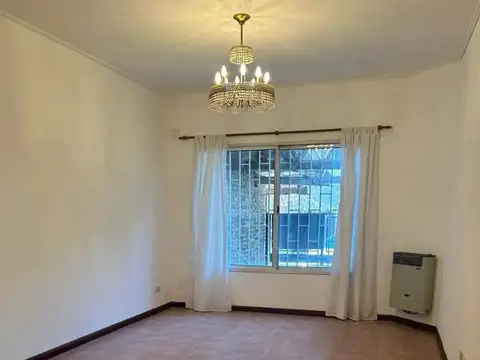 Depto Tipo Casa 4 ambientes con 3 baños