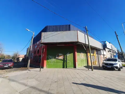 Local con oficinas en Alquiler en Camino de Cintura Luis Guillon