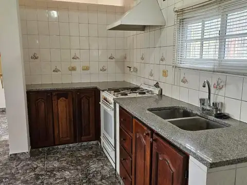 Departamento en Alquiler en Tolosa, $ 850.000