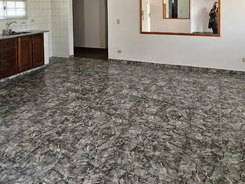 Departamento 6 ambientes con 2 baños