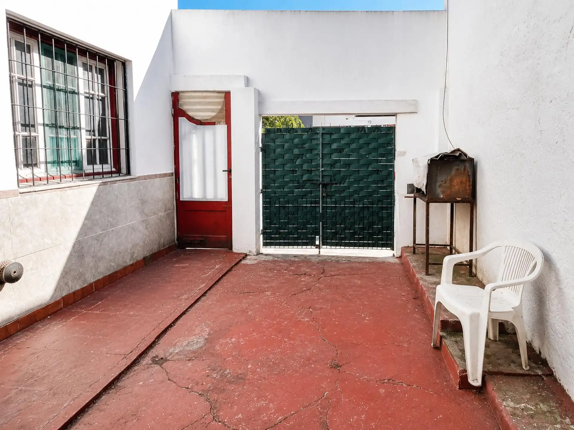 Casa Antigua 3 Ambientes Entrada para Auto Cochera Lote Propio Macrocentro
