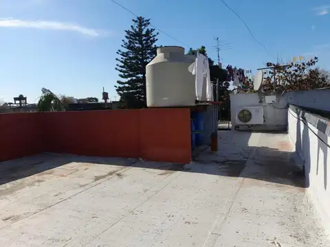 Casa en venta de 8 ambientes  en Villa Martelli