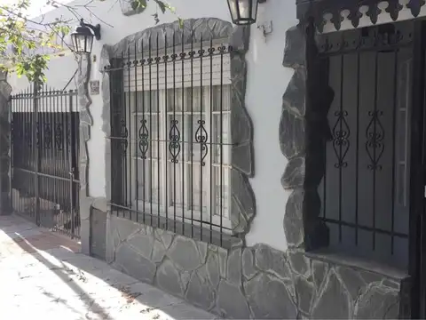 Casa en venta - 3 Dormitorios 2 Baños - Cocheras - 128Mts2 - Necochea