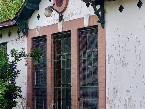 CASA EN VENTA A RECICLAR AMPLIO LOTE