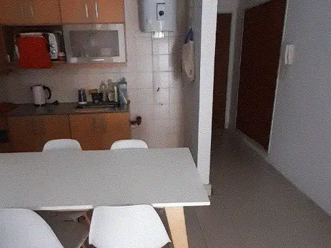 MONOAMBIENTE CON COCHERA FIJA BALCON A MTS BOULEVARD CHARCAS