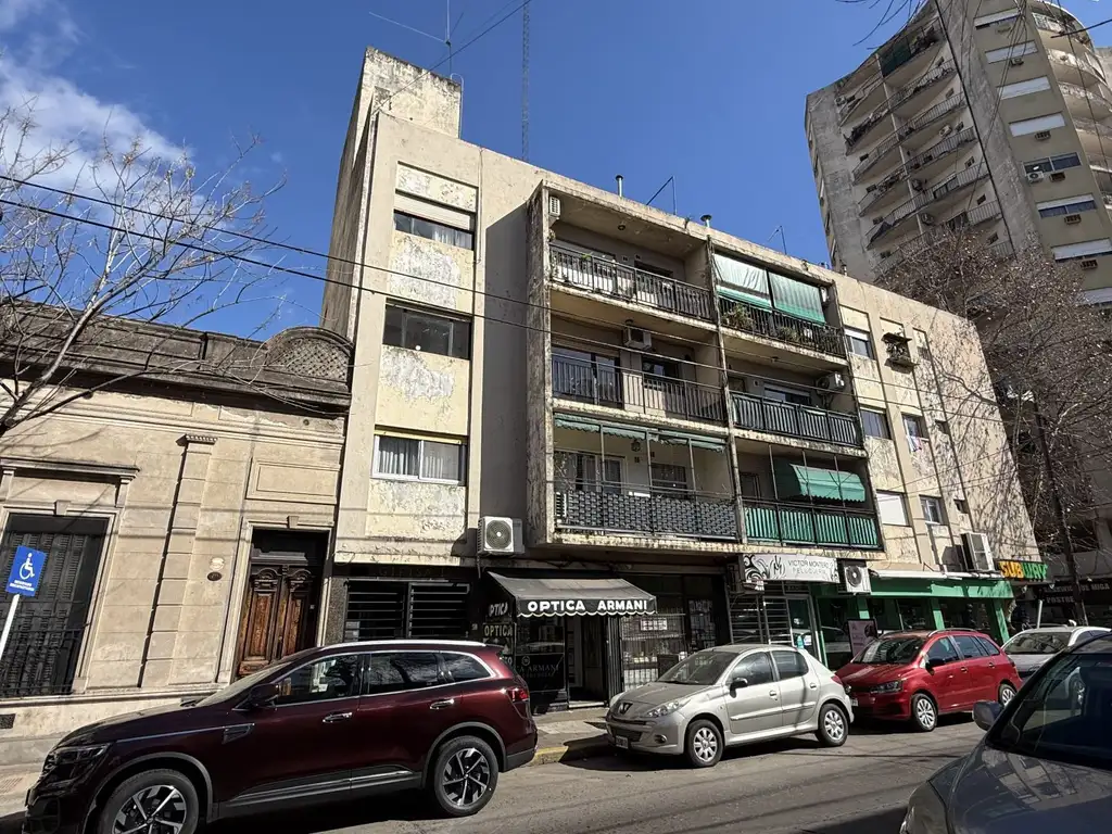 Alvear 700
