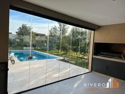 Casa 4 ambientes con 2 baños