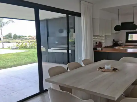 Casa en Alquiler Temporal en San Sebastian, USD 3.200