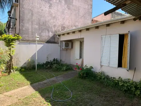 Casa de 3 dormitorios c/ amplio jardin