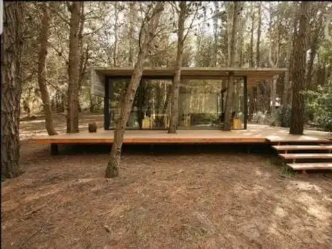 Casa de Venta - 3 amb  con amplio parque -  Mar Azul.