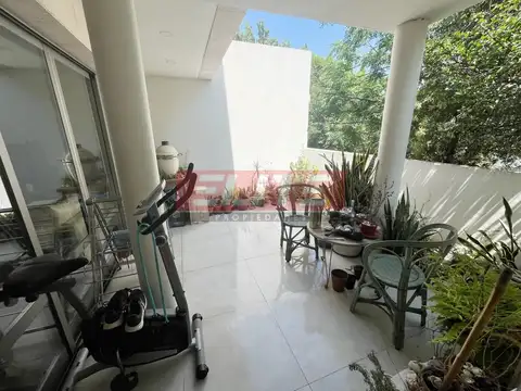 Depto Tipo Casa en Venta en Villa Pueyrredon, USD 320.000