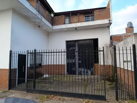 Depósito en alquiler de 350m2 ubicado en Quilmes Oeste