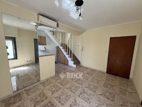 Depto Tipo Casa en Alquiler de 1 dormitorio
