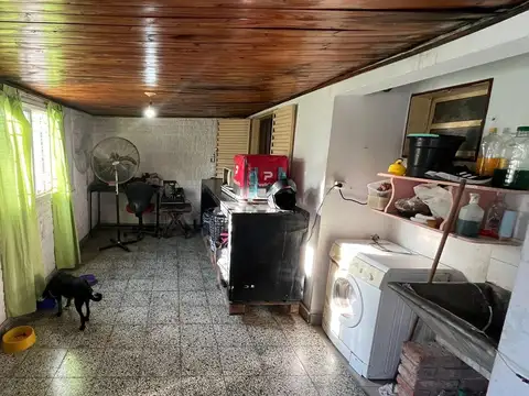 Casa 6 ambientes con 1 baño