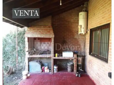 CASA CON FONDO