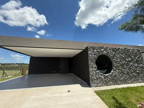 Casa Chalet  en Venta en El Naudir, Escobar, G.B.A. Zona Norte