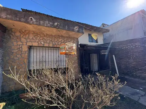 CASA EN VENTA 3 AMBIENTES EN MONTE GRANDE