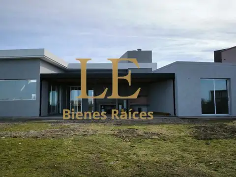 CASA EN VENTA SAN SEBASTIAN