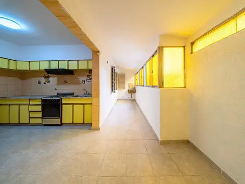 Departamento 6 ambientes con 1 baño