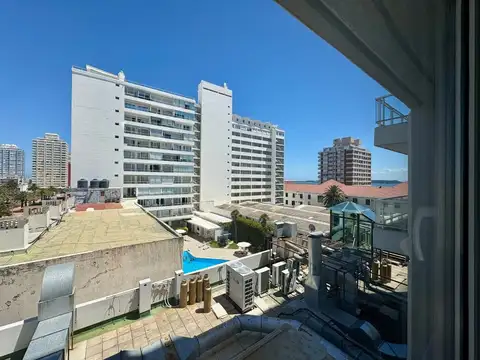 Departamento en Alquiler en Península, USD 700