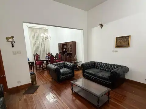 Casa en Venta con 5 cocheras