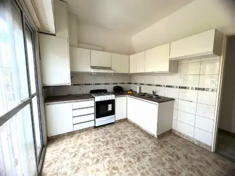 DEPARTAMENTO 4 AMBIENTES MUY AMPLIO - TERRAZA PROPIA - EXCELENTE UBICACION - SAN MIGUEL