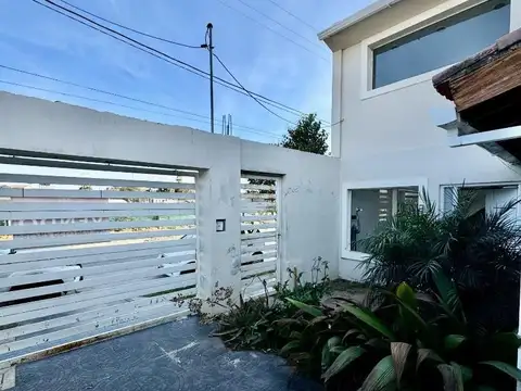 Muy linda casa vta 3 dorm gge jardin B° Gral Belgrano