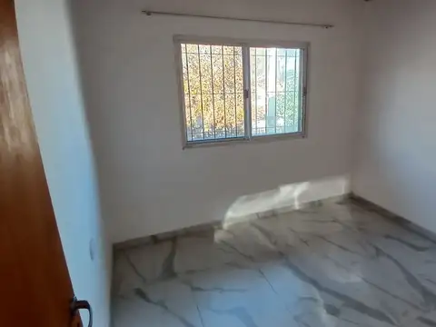 Depto Tipo Casa en Alquiler 1 año