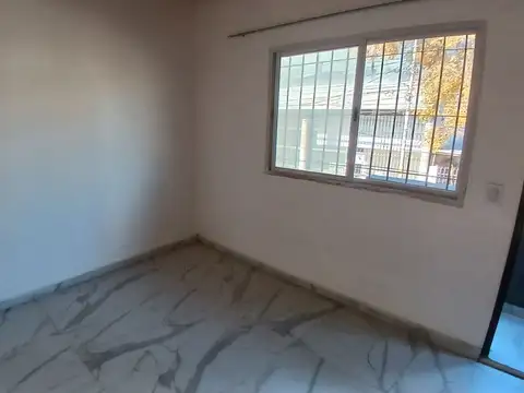 Depto Tipo Casa en Alquiler al Sur