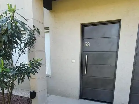 Depto Tipo Casa en Venta en Moron, USD 139.000